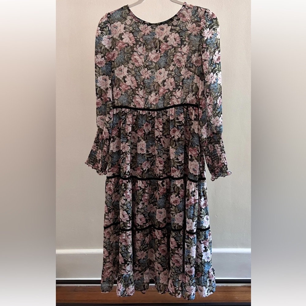 En Saison Sheer Dark Floral Dress Size S